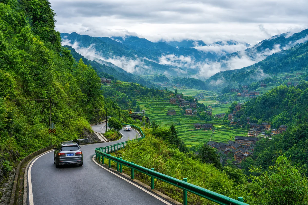 Mountain road through western Hunan on the route between Zhangjiajie and Fenghuang