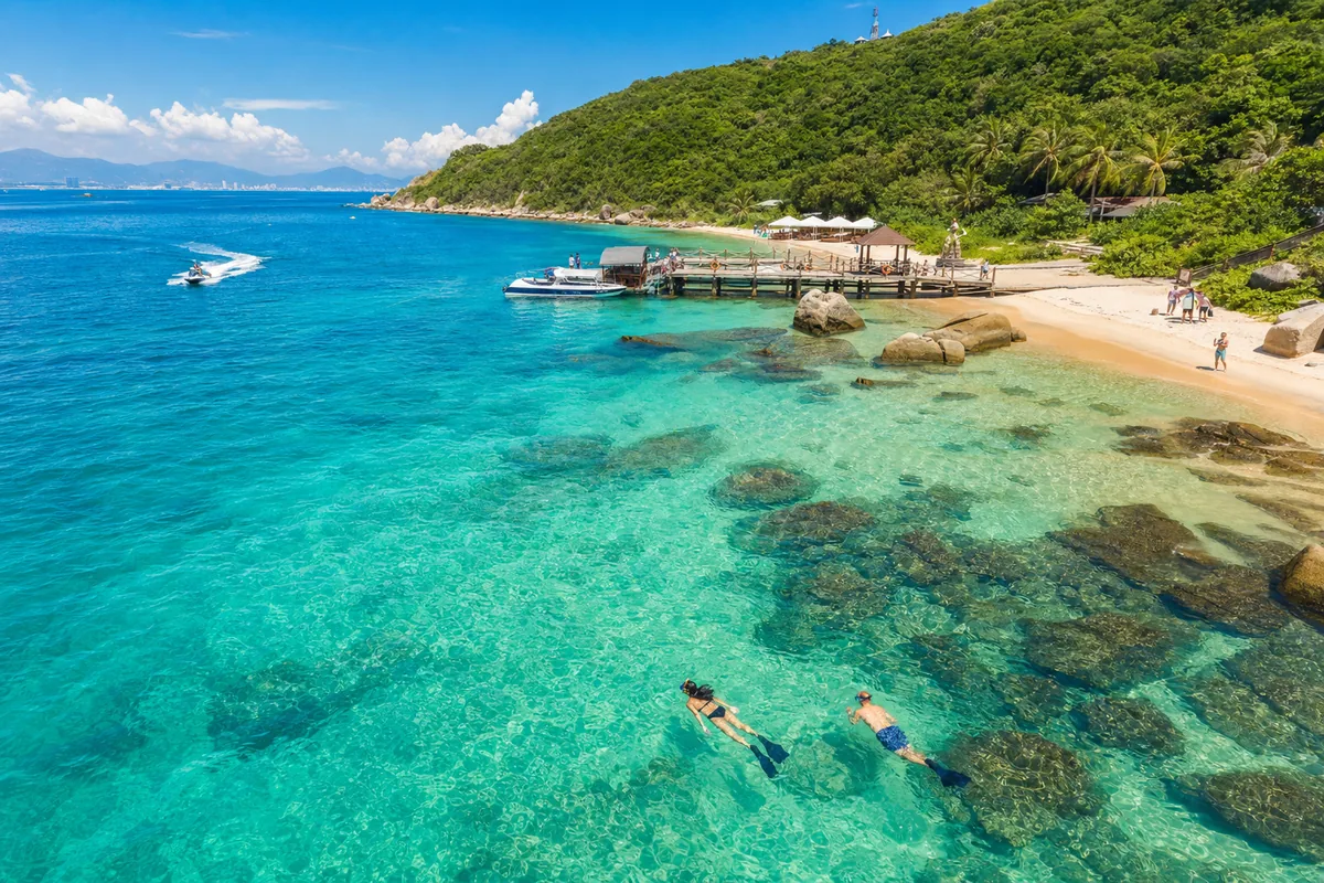 Clear water and snorkeling at Wuzhizhou Island near Sanya
